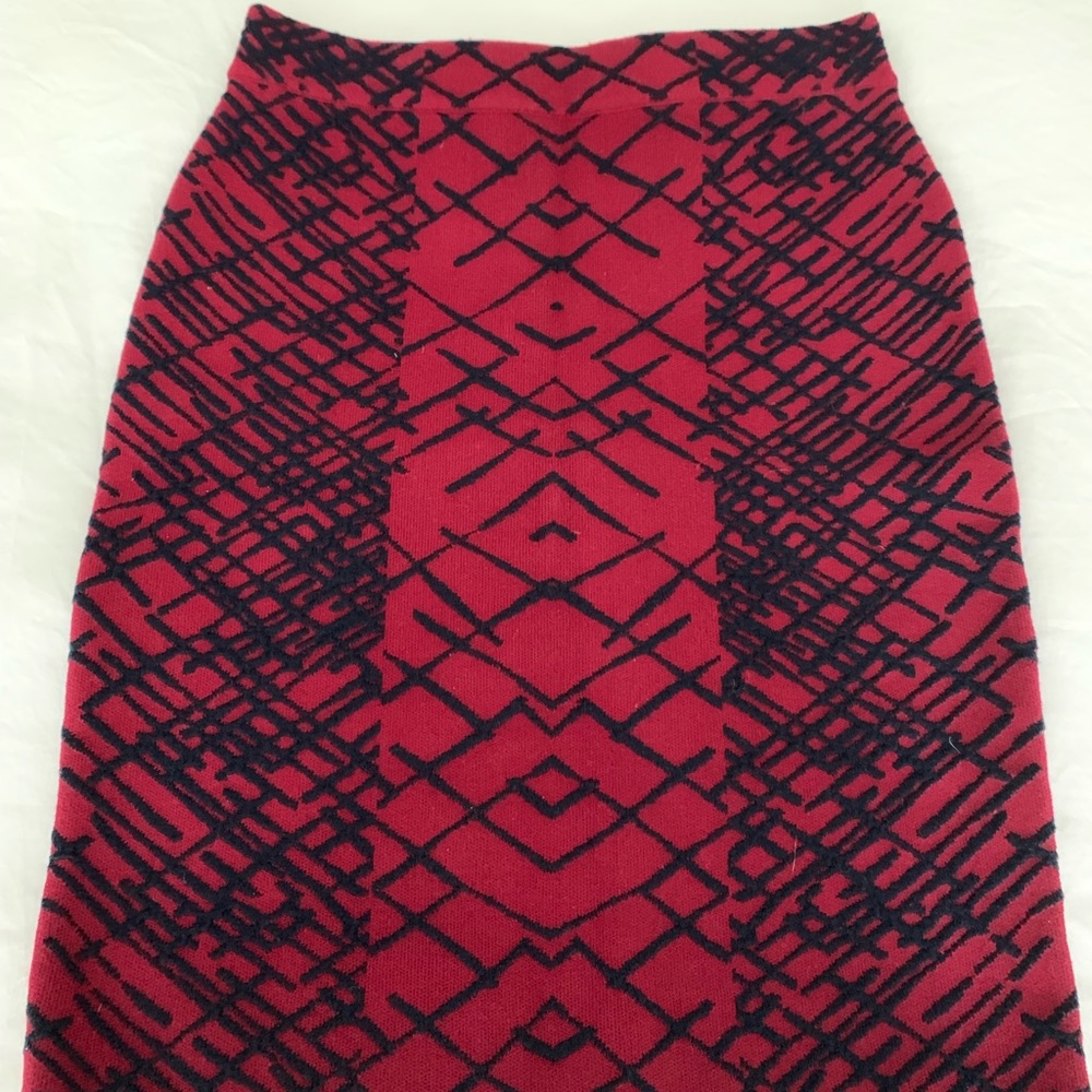 BCBG knot pencil skirt :small LIKE NEW